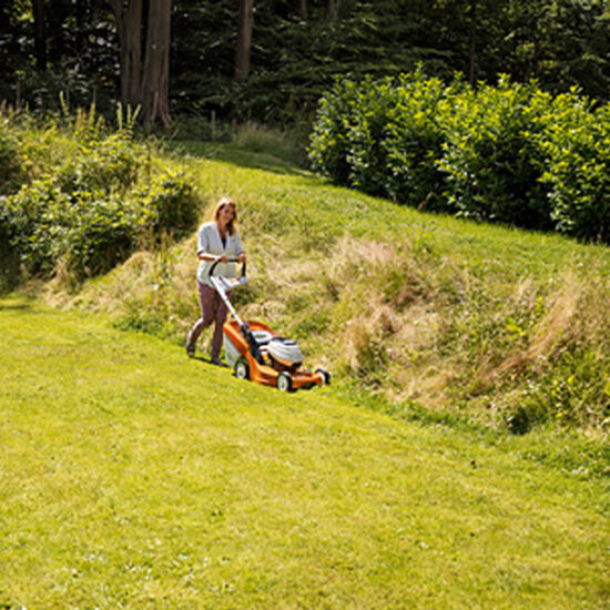 Stihl RMA 443 C Cordless Lawn Mower, AP System cordless lawn mower for medium-sized gardens - Image 2